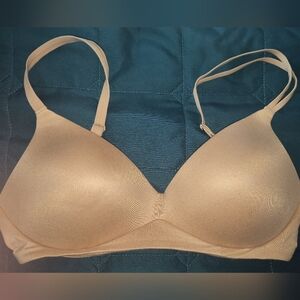 Sunny Wireless Push Up Bra Size 34C Sand Color l. Only tried on.